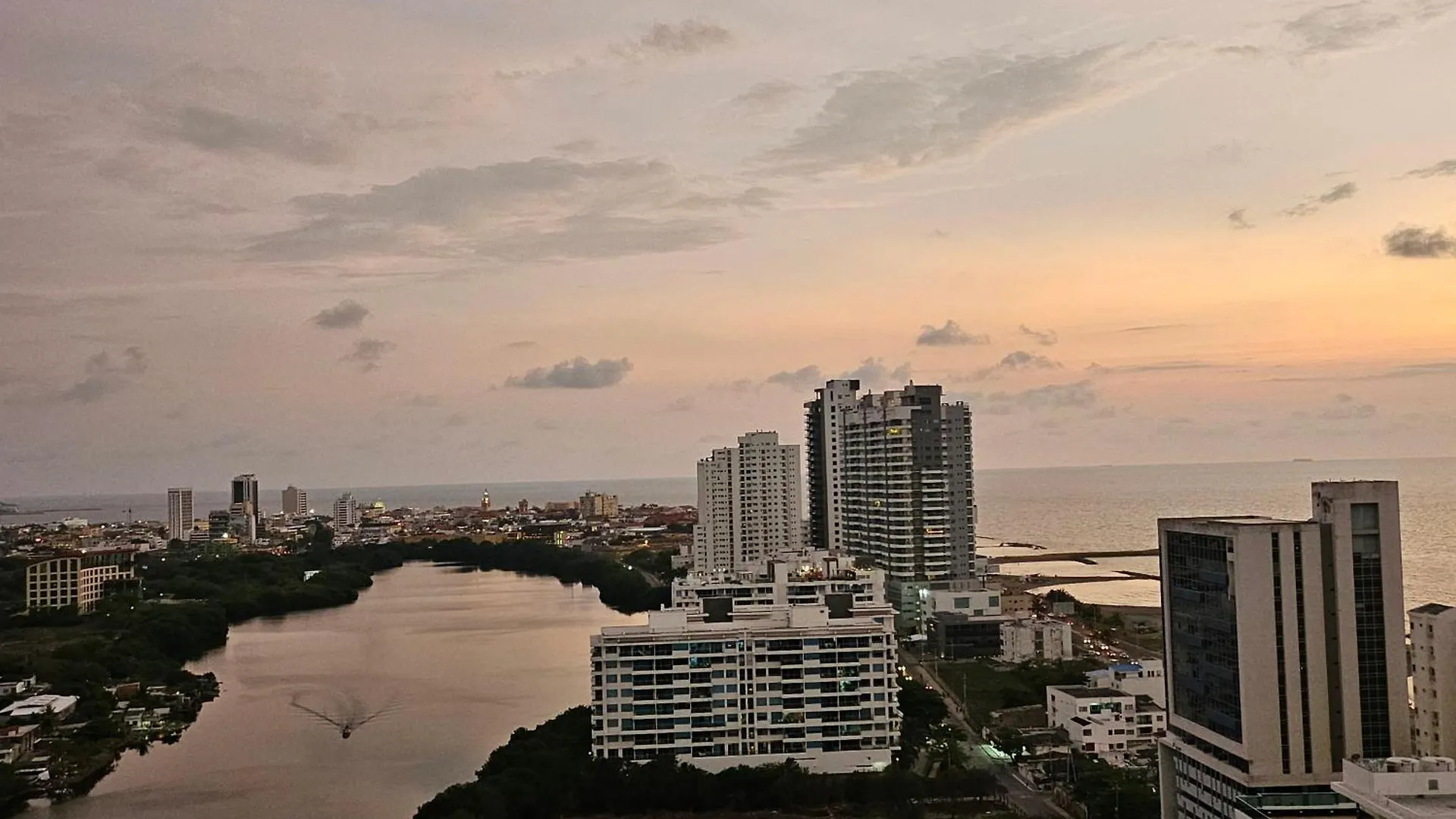 Duplex De Lujo Nuevo Con Vista Increible Al Centro Y La Playa Apartment Cartagena Colombia